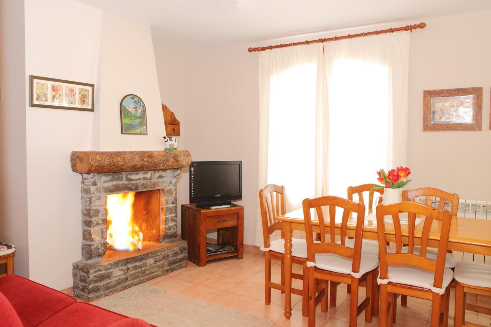 Apartamentos Alba Casa Alquesera Sahun Εξωτερικό φωτογραφία