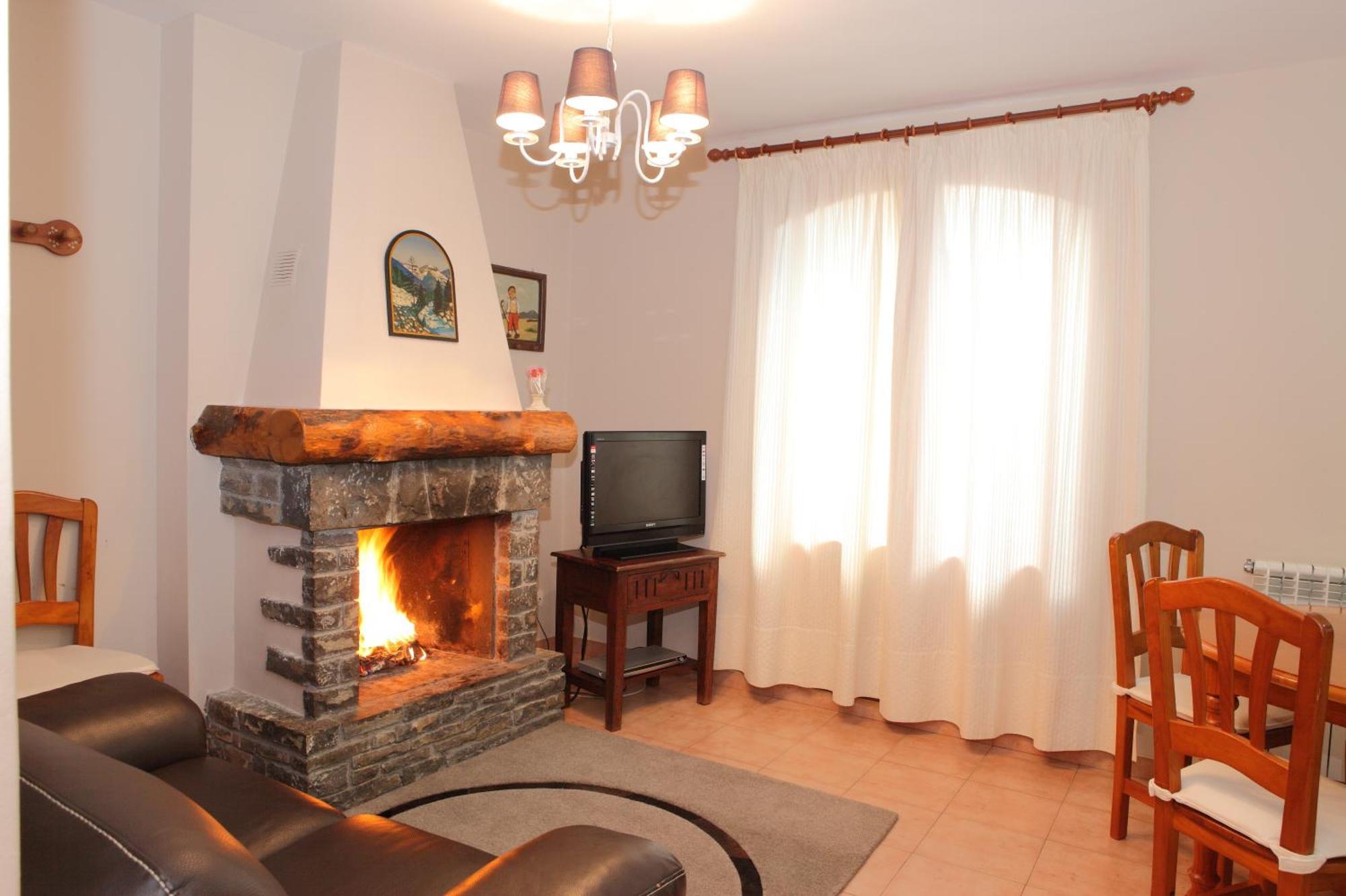 Apartamentos Alba Casa Alquesera Sahun Εξωτερικό φωτογραφία