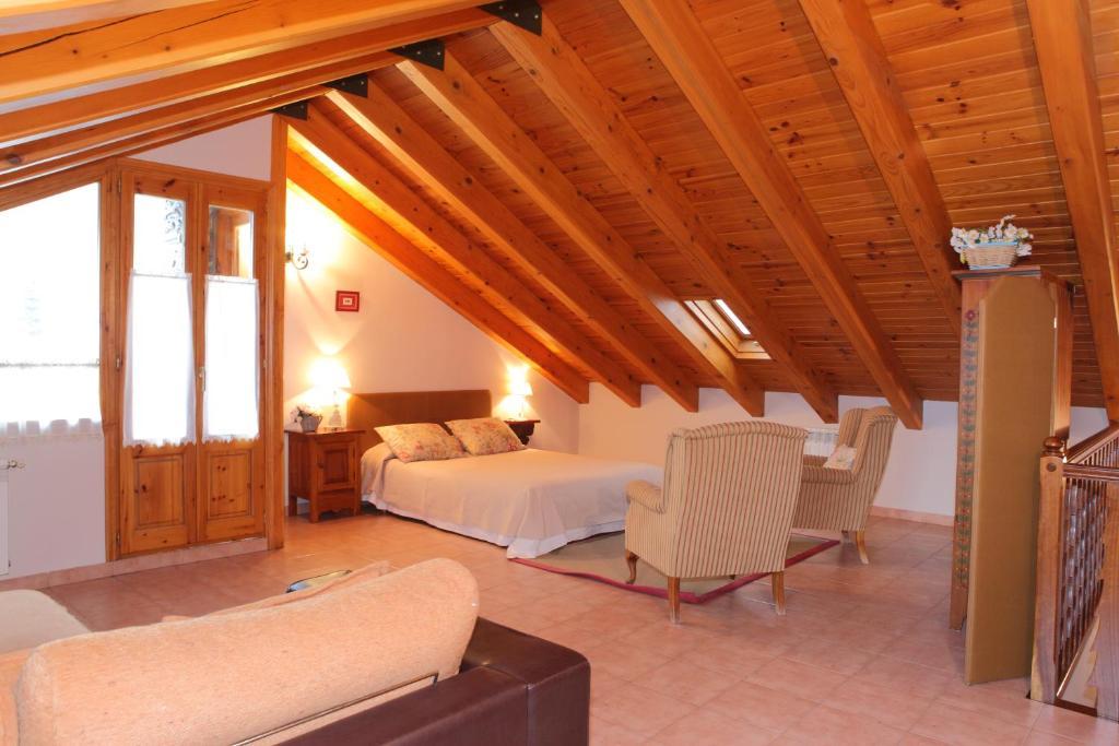 Apartamentos Alba Casa Alquesera Sahun Δωμάτιο φωτογραφία